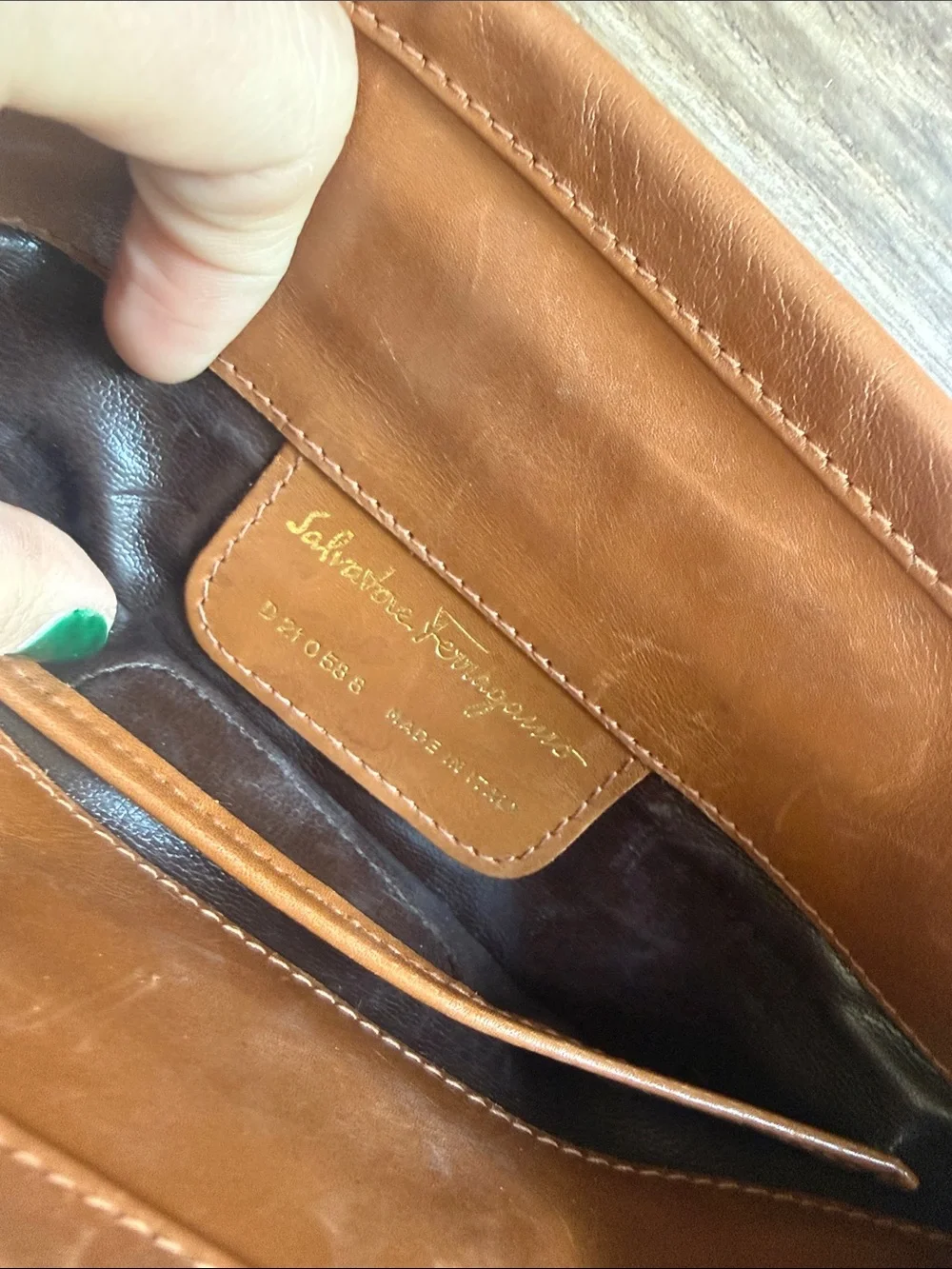 Vintage Salvatore Ferragamo Vara Brown Leather Shoulder Crossbody Bag D 21 0588